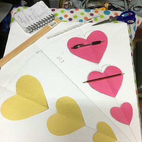 Considering the Paper Fan Layout Considering the Paper Fan Layout