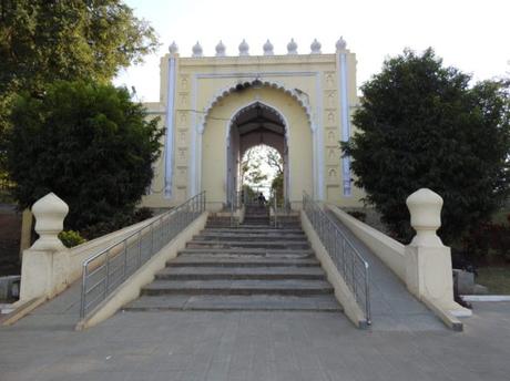 Entrance to Daria Daulat