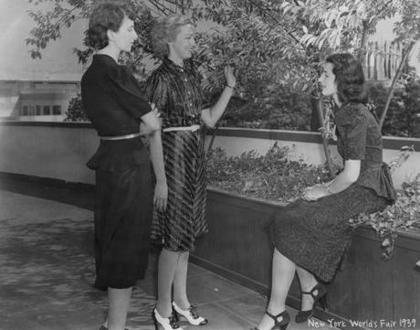 1940s-Fashion-Forecast---dresses 1940s-Fashion-Forecast---dresses