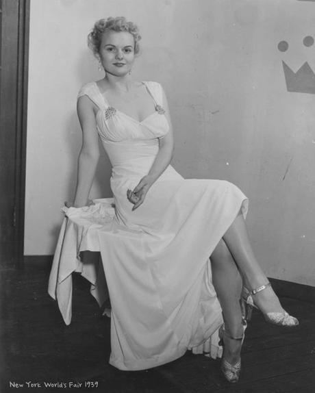 1940s-Fashion-Forecast---dresses 1940s-Fashion-Forecast---dresses
