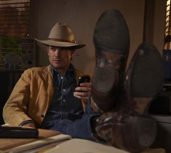 Justified – Raylan Givens’ Tan Suede Jacket Justified – Raylan Givens’ Tan Suede Jacket