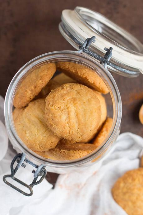 The Nana Project: Spicy Cheese Shortbread Biscuits