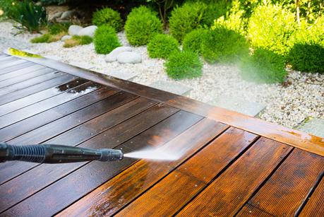 How to clean a wooden deck using a power washer: The dos and don’ts power washer