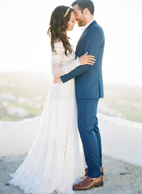 Beautiful honeymoon shoot in Santorini