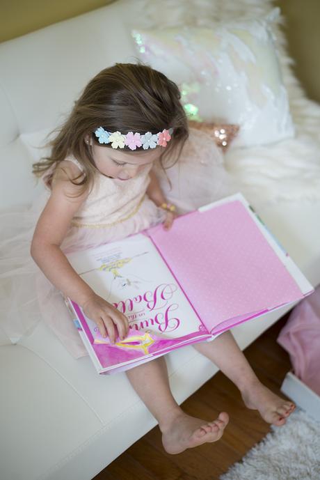 Fun and unique gift ideas for little girls: Petite Princess Box is a monthly subscription for little girls featuring 5 accessories for dress-up or everyday fun! 