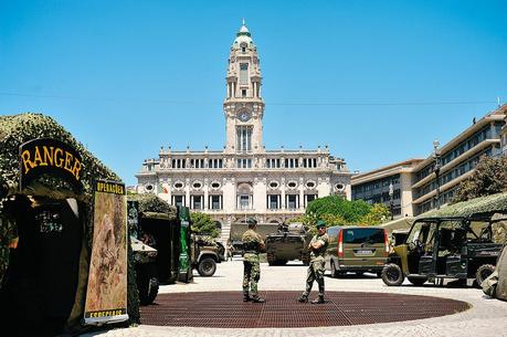 Portuguese Armed Forces display - Avenida dos Aliados, Porto