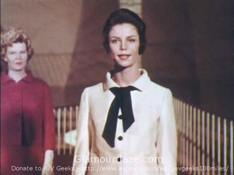 Airport-Chic---1962-Fashion-for-the-Three-Body-Types-4 Airport-Chic---1962-Fashion-for-the-Three-Body-Types-4