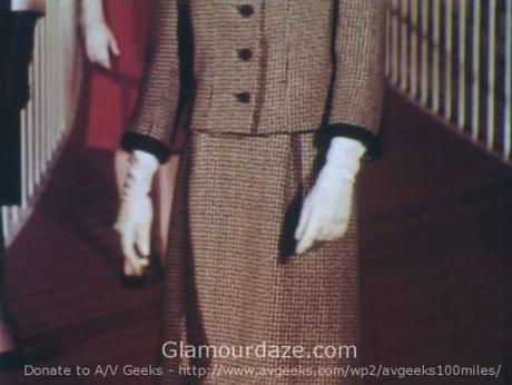 Airport-Chic---1962-Fashion-for-the-Three-Body-Types-3 Airport-Chic---1962-Fashion-for-the-Three-Body-Types-3
