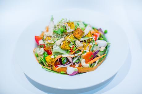 TOFU SALAD WITH CASHEW DRESSING ! Fitness On Toast Faya Blog Girl Healthy Recipe Tasty Dish Dinner Lunch Salad Idea Cashew Sauce Vegetarian Diet Tofu Instructions-2