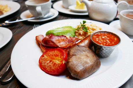 Full English Breakfast at Kings Head, Cirencester