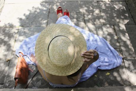 how to wear red, white & blue, maxi stripe dress, J crew maxi dress, red wedges, 4th july outfit, sailor hat, straw hat, street style, fashion blogger, style, ootd, saumya, summer style how to wear red, white & blue, maxi stripe dress, J crew maxi dress, red wedges, 4th july outfit, sailor hat, straw hat, street style, fashion blogger, style, ootd, saumya, summer style