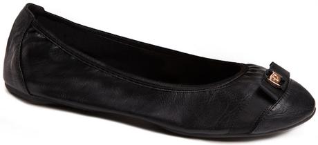 What are top 9 travel shoes for women to wear while moving? What are top 9 travel shoes for women to wear while moving?
