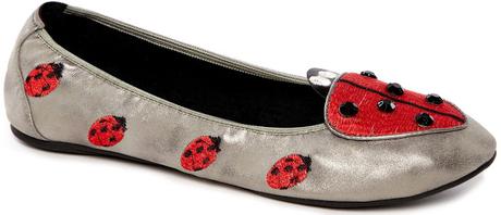 What are top 9 travel shoes for women to wear while moving? What are top 9 travel shoes for women to wear while moving?