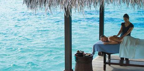 Travel guides to Maldives for honeymooners