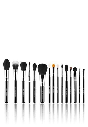 Try These Must-Have Makeup Brushes! Try These Must-Have Makeup Brushes!
