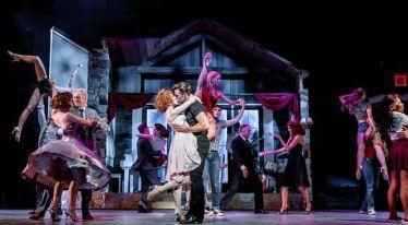 dirty-dancing-ostend-4-centre-katie-hartland-as-baby-lewis-griffiths-as-johnny-and-carlier-milner-as-penny-with-ensemble-c-d_zpsnnajrq1b
