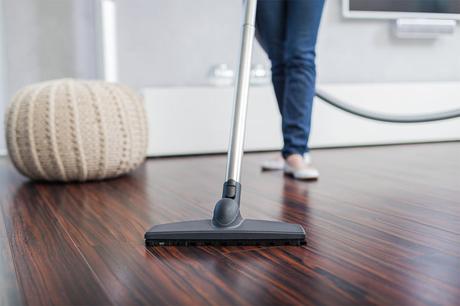 How Vacuuming Hardwood Floors is Different From Vacuuming Carpet Floors