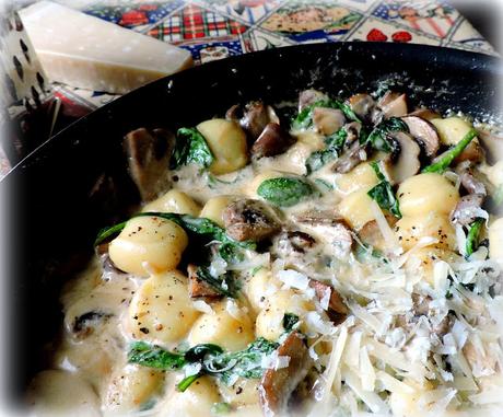 Creamy Spinach & Mushroom Gnocchi