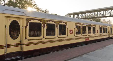 Top 5 Unique Train Experiences Not to Miss! Top 5 Unique Train Experiences Not to Miss!