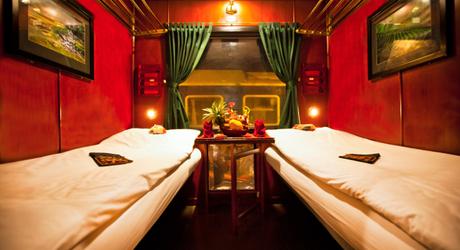 Top 5 Unique Train Experiences Not to Miss! Top 5 Unique Train Experiences Not to Miss!
