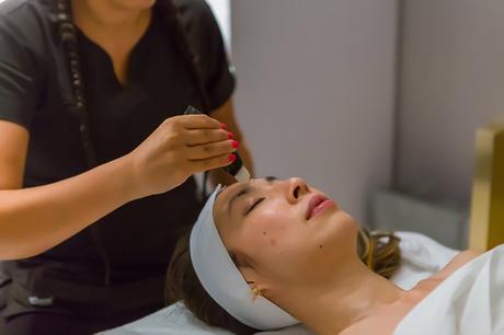 CHIC AT EVERY AGE with Le Metier de Beaute CHIC AT EVERY AGE with Le Metier de Beaute