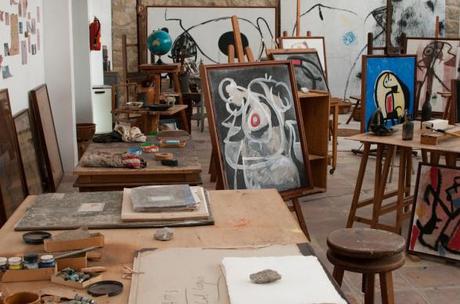 7. joan miro studio surrealism, modern art, joan miró, abstract art, modern abstract art, yasoypintor