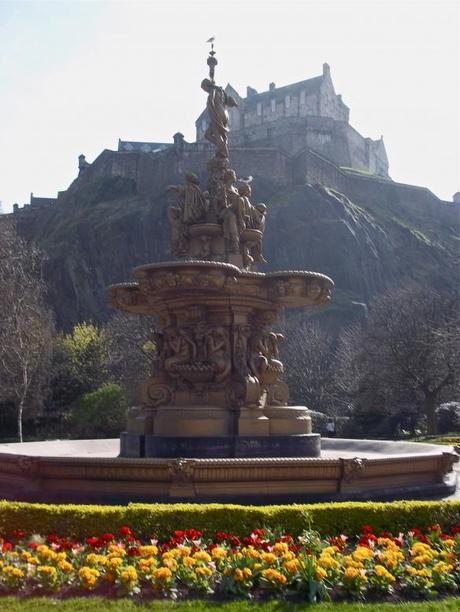 Edinburgh Castle, Ross Fountain, Princes Street Gardens, Castle Rock, Edinburgh
