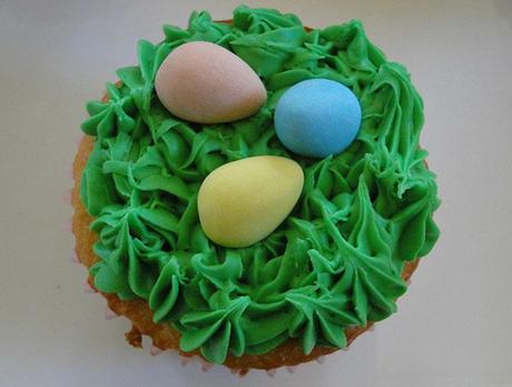 ‘Making Memories’ this Easter with Cupcakes.  Yup.  Cupcakes.