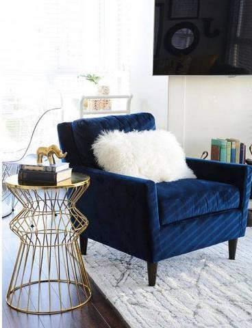 Stylish and practical ways to accessorize your living room
