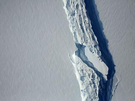 Massive Iceberg Finally Breaks Off of Antarctica