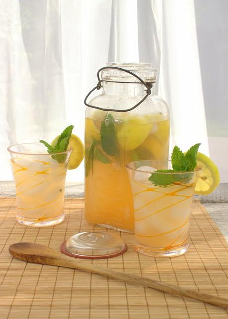Cantaloupe Mint Lemonade for #SundaySupper Cantaloupe Mint Lemonade