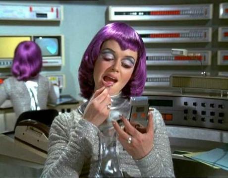 Gabrielle-Drake---1970s-retro-future-fashion-UFO Gabrielle-Drake---1970s-retro-future-fashion-UFO