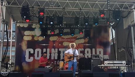 Giddy Up: Budweiser County Fair Toronto! Giddy Up: Budweiser County Fair Toronto!