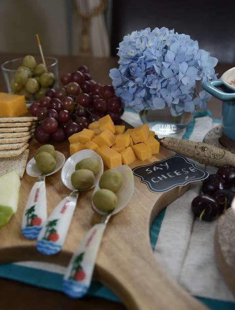 heluva cheese, how to host a wine and cheese party, black bean baked cheese dip, snack time, influence central, blogger, food blogger, saumya shiohare, myriad musings, how to be the perfect host 