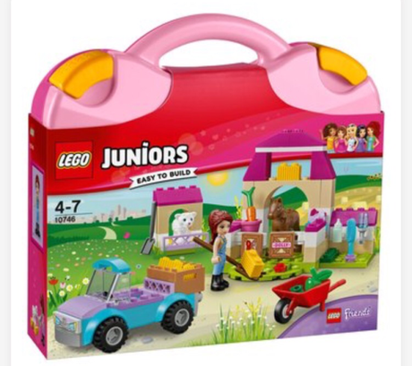 Lego Juniors: Mia’s farm suitcase