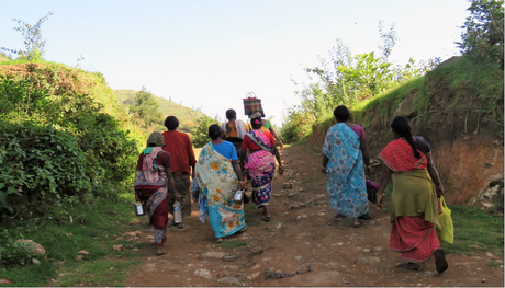 Five ‘not so touristy’ things to do in while in GReat Trails, Kodaikanal Village folk trudging to work