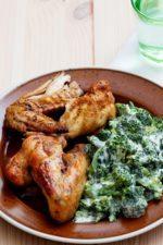 Baked Chicken Wings with Creamy Broccoli