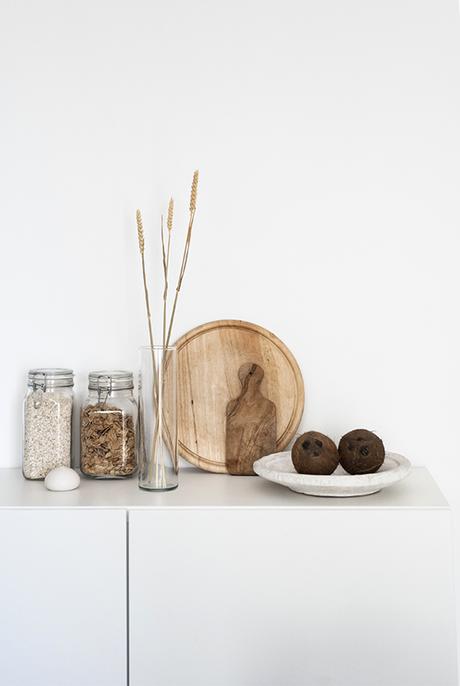Kitchen shelfie Kitchen shelfie © Eleni Psyllaki My Paradissi