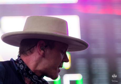 Can’t Stay Away: Kiefer Sutherland at Boots & Hearts 2017 Can’t Stay Away: Kiefer Sutherland at Boots & Hearts 2017