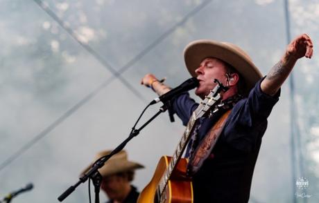 Can’t Stay Away: Kiefer Sutherland at Boots & Hearts 2017 Can’t Stay Away: Kiefer Sutherland at Boots & Hearts 2017