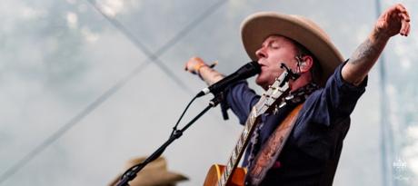 Can’t Stay Away: Kiefer Sutherland at Boots & Hearts 2017 Can’t Stay Away: Kiefer Sutherland at Boots & Hearts 2017