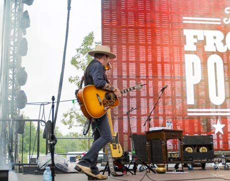 Can’t Stay Away: Kiefer Sutherland at Boots & Hearts 2017 Can’t Stay Away: Kiefer Sutherland at Boots & Hearts 2017