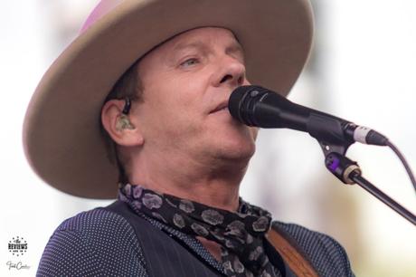 Can’t Stay Away: Kiefer Sutherland at Boots & Hearts 2017 Can’t Stay Away: Kiefer Sutherland at Boots & Hearts 2017