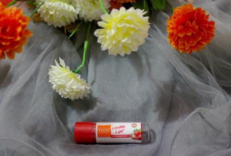 VLCC Lovable Lip Balm Strawberry With SPF 15 Review, Swatch & LOTD