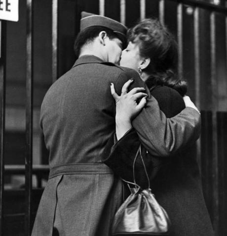 Alfred-Eisenstaedt--Penn-Station,-April-NYC-1943 Alfred-Eisenstaedt--Penn-Station,-April-NYC-1943
