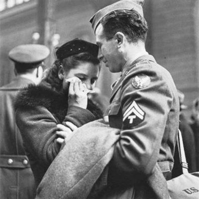 Alfred-Eisenstaedt--Penn-Station,-April-NYC-1943 Alfred-Eisenstaedt--Penn-Station,-April-NYC-1943