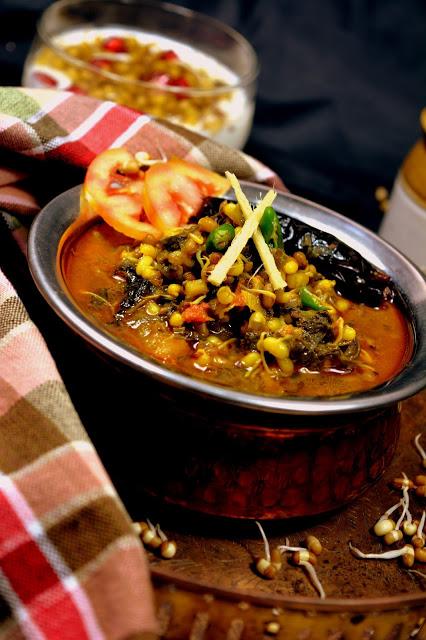 Sprouted Moth and Palak Curry | Protein Rich Sprouts Recipe