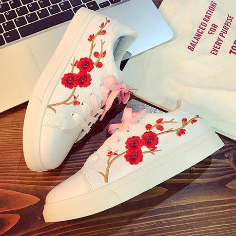 How NewChic Fashion Week Play With Embroidery Pattern Embroidery Sneakers