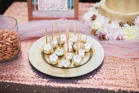 gold-wedding-cake-pops