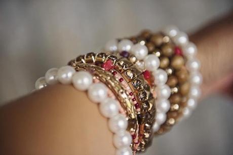 Useful tips to Wear Costume Jewelry for a Night Out